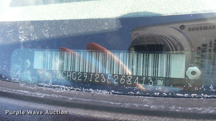 image for item L2478 2003 Chevrolet Silverado 2500HD Ext. Cab pickup truck