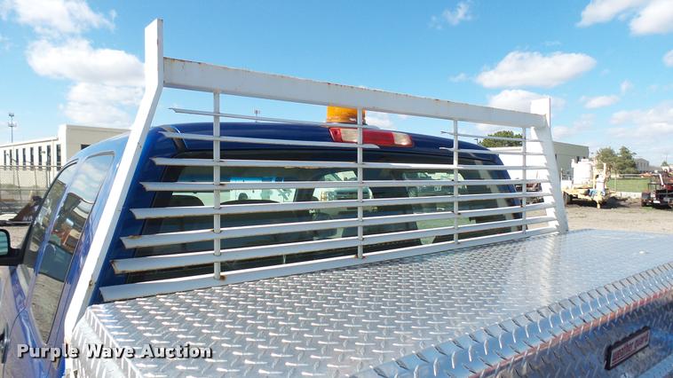 image for item L2478 2003 Chevrolet Silverado 2500HD Ext. Cab pickup truck