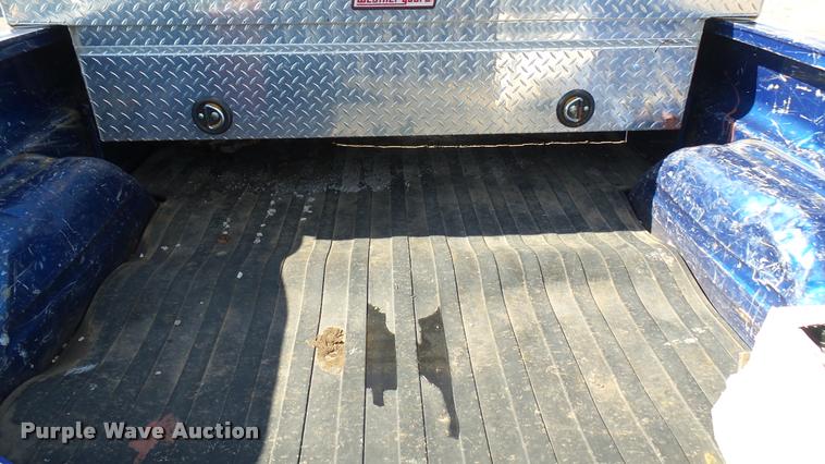 image for item L2478 2003 Chevrolet Silverado 2500HD Ext. Cab pickup truck