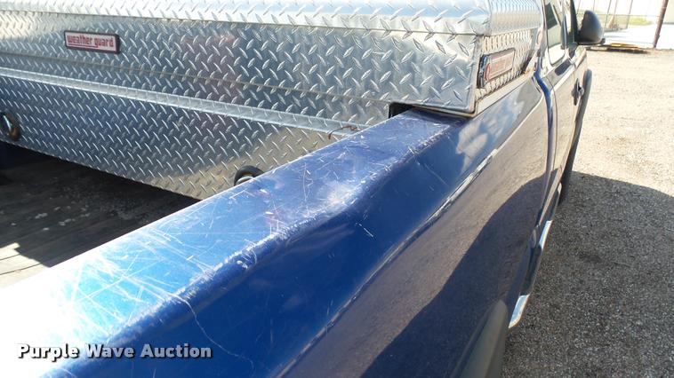 image for item L2478 2003 Chevrolet Silverado 2500HD Ext. Cab pickup truck