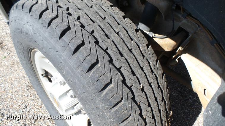 image for item L2478 2003 Chevrolet Silverado 2500HD Ext. Cab pickup truck