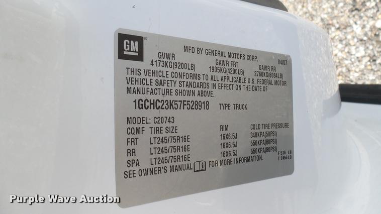 image for item L2479 2007 Chevrolet Silverado 2500HD Crew Cab pickup truck