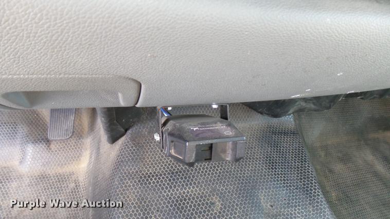 image for item L2479 2007 Chevrolet Silverado 2500HD Crew Cab pickup truck