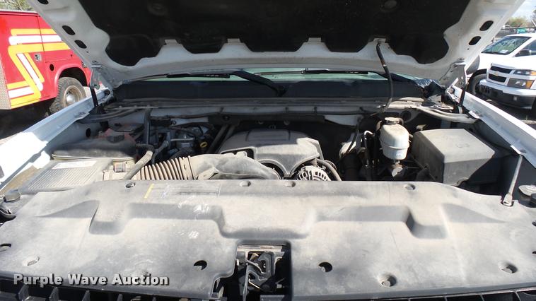 image for item L2479 2007 Chevrolet Silverado 2500HD Crew Cab pickup truck