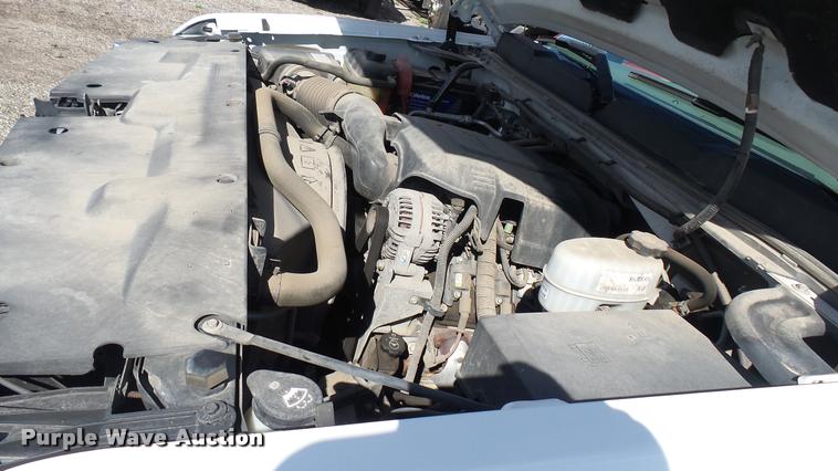 image for item L2479 2007 Chevrolet Silverado 2500HD Crew Cab pickup truck