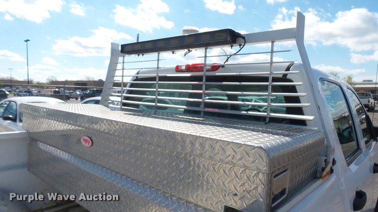 image for item L2479 2007 Chevrolet Silverado 2500HD Crew Cab pickup truck