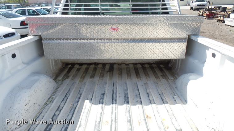 image for item L2479 2007 Chevrolet Silverado 2500HD Crew Cab pickup truck