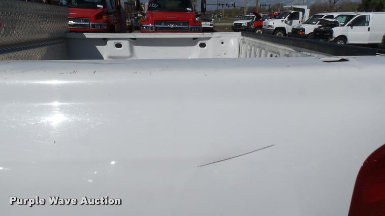 image for item L2479 2007 Chevrolet Silverado 2500HD Crew Cab pickup truck