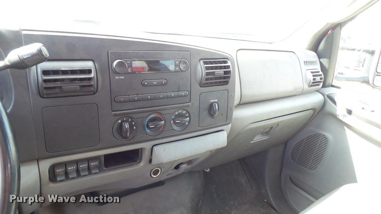 image for item L2480 2007 Ford F550 Super Duty XL utility truck