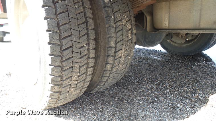 image for item L2480 2007 Ford F550 Super Duty XL utility truck