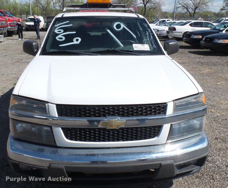 image for item L2481 2008 Chevrolet Colorado Crew Cab pickup truck