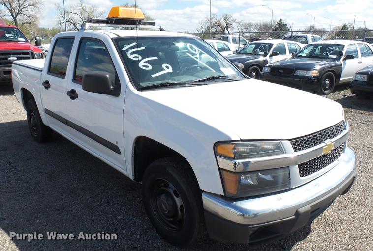image for item L2481 2008 Chevrolet Colorado Crew Cab pickup truck