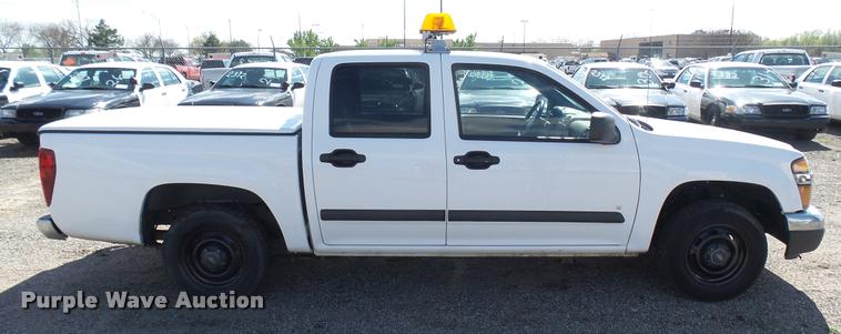 image for item L2481 2008 Chevrolet Colorado Crew Cab pickup truck
