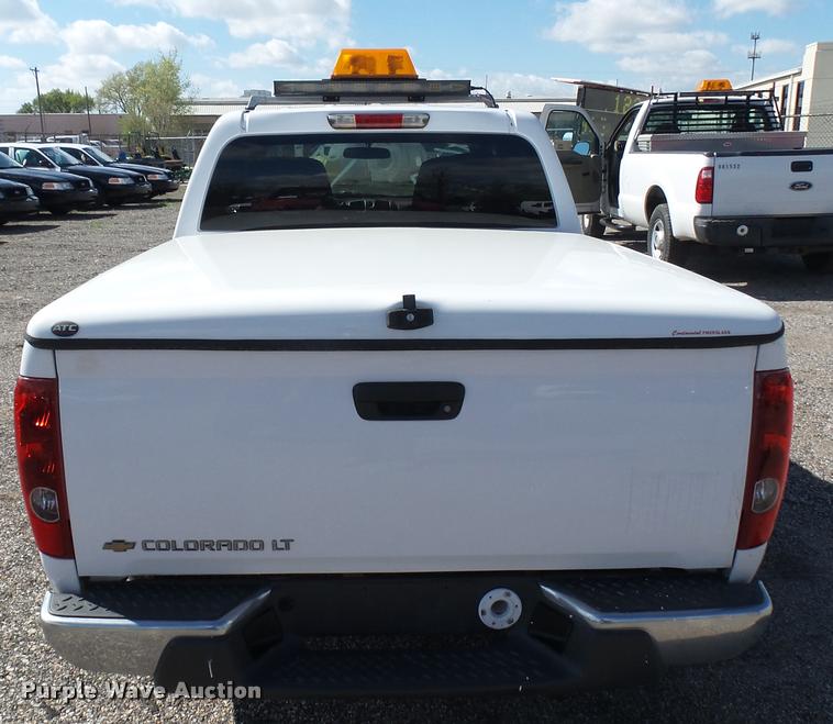 image for item L2481 2008 Chevrolet Colorado Crew Cab pickup truck