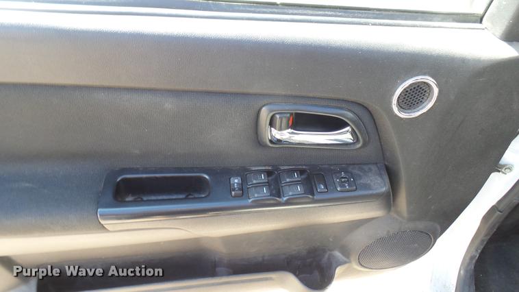 image for item L2481 2008 Chevrolet Colorado Crew Cab pickup truck