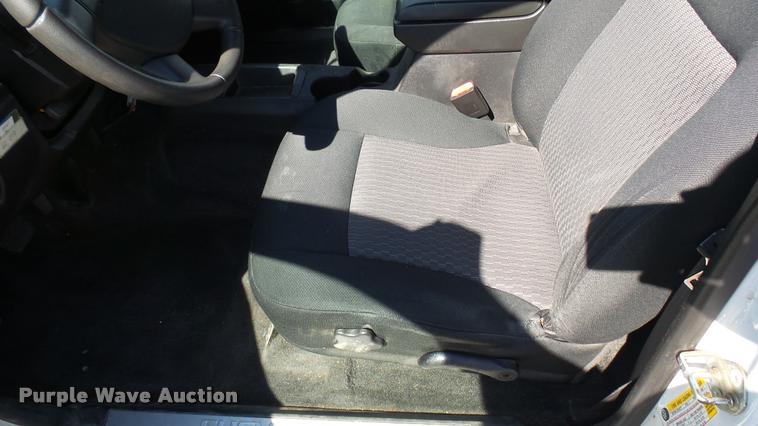 image for item L2481 2008 Chevrolet Colorado Crew Cab pickup truck