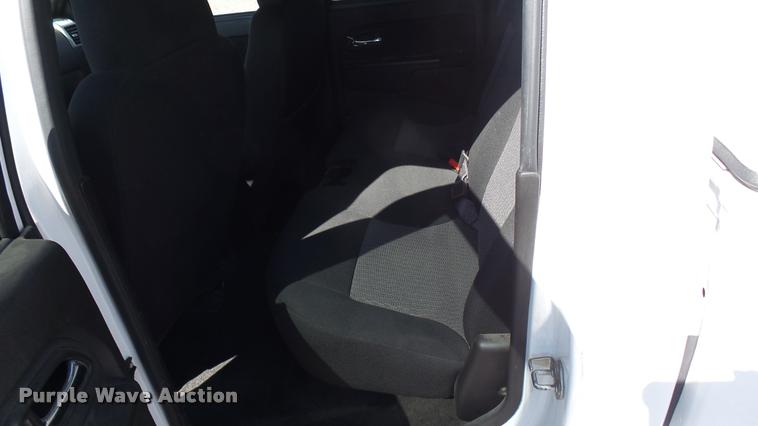 image for item L2481 2008 Chevrolet Colorado Crew Cab pickup truck