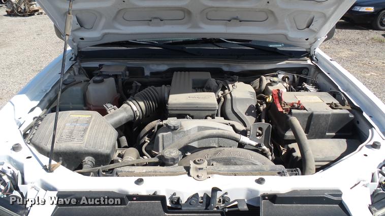 image for item L2481 2008 Chevrolet Colorado Crew Cab pickup truck