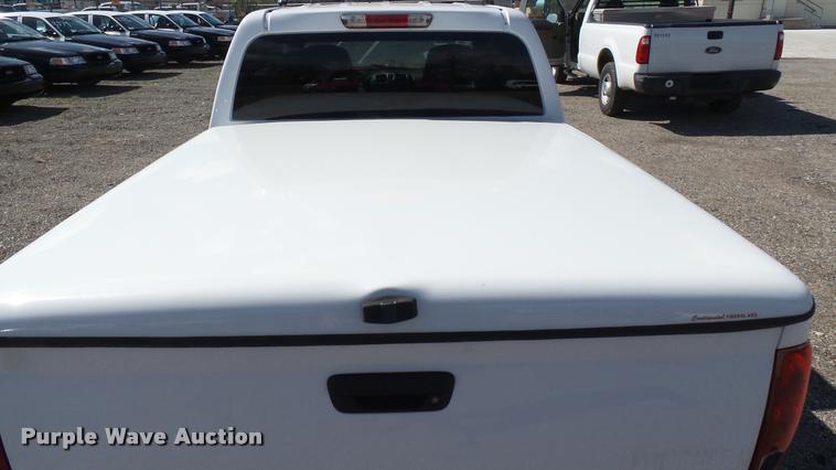 image for item L2481 2008 Chevrolet Colorado Crew Cab pickup truck