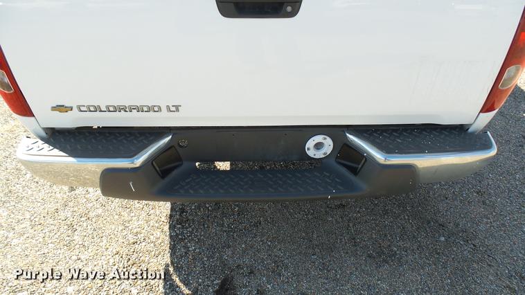 image for item L2481 2008 Chevrolet Colorado Crew Cab pickup truck