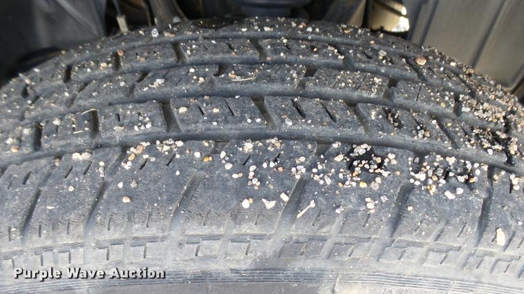 image for item L2481 2008 Chevrolet Colorado Crew Cab pickup truck