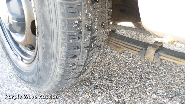 image for item L2481 2008 Chevrolet Colorado Crew Cab pickup truck