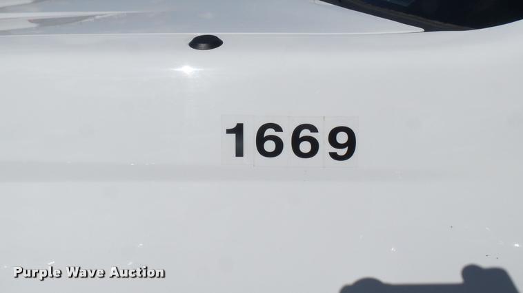 image for item L2481 2008 Chevrolet Colorado Crew Cab pickup truck