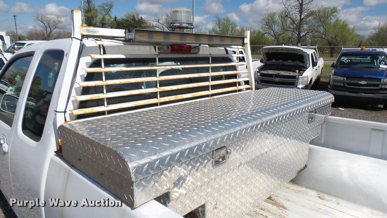 image for item L2482 2009 Chevrolet Colorado Ext. Cab pickup truck