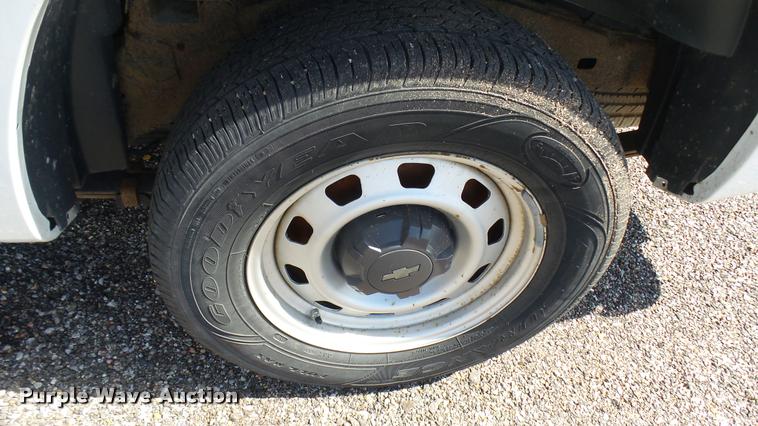 image for item L2482 2009 Chevrolet Colorado Ext. Cab pickup truck