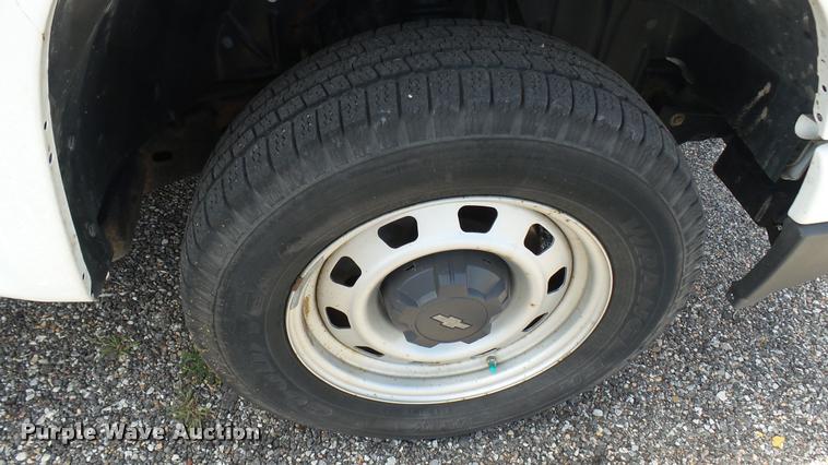 image for item L2482 2009 Chevrolet Colorado Ext. Cab pickup truck