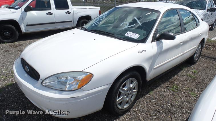 image for item L2483 2006 Ford Taurus SE