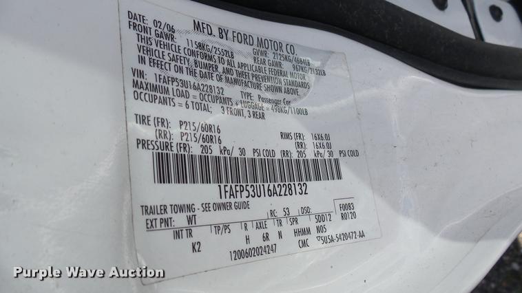image for item L2483 2006 Ford Taurus SE