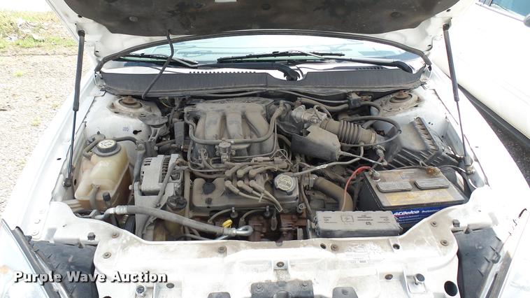 image for item L2483 2006 Ford Taurus SE