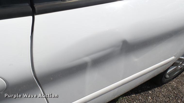 image for item L2483 2006 Ford Taurus SE