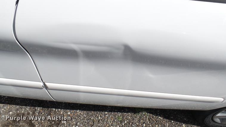 image for item L2483 2006 Ford Taurus SE