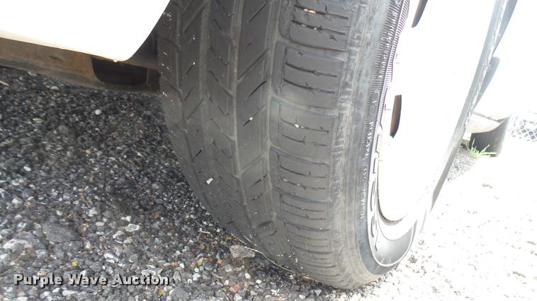 image for item L2483 2006 Ford Taurus SE