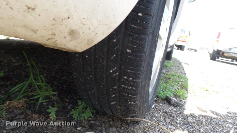 image for item L2483 2006 Ford Taurus SE