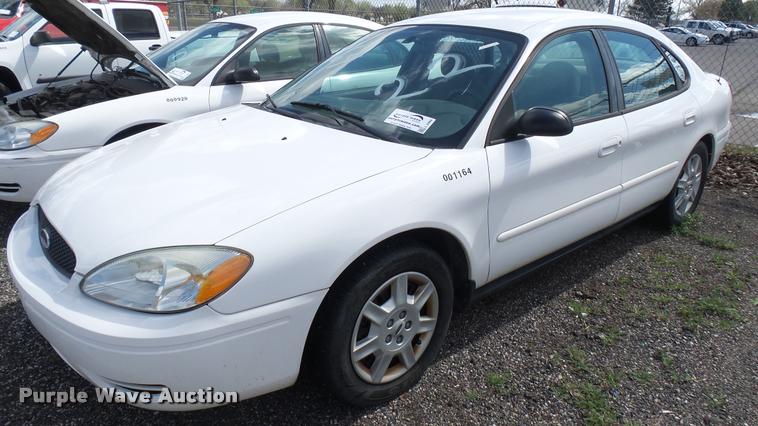 image for item L2484 2006 Ford Taurus SE
