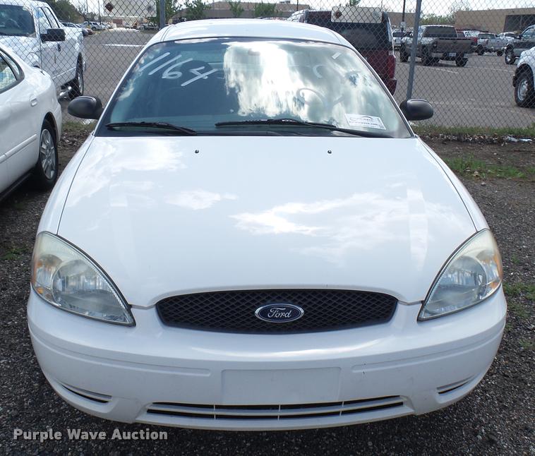 image for item L2484 2006 Ford Taurus SE