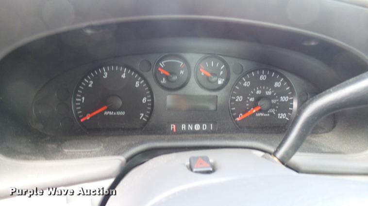 image for item L2484 2006 Ford Taurus SE