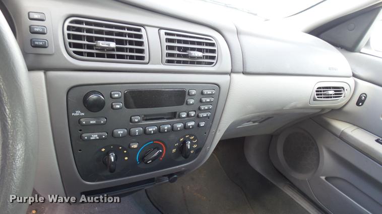 image for item L2484 2006 Ford Taurus SE