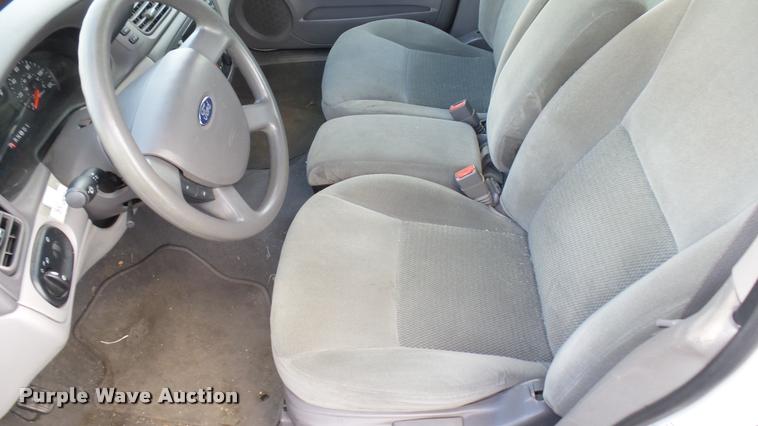 image for item L2484 2006 Ford Taurus SE