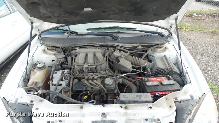 image for item L2484 2006 Ford Taurus SE