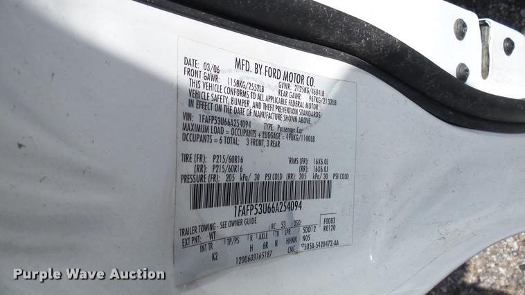image for item L2485 2006 Ford Taurus SE