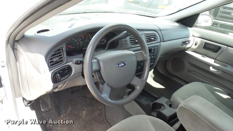 image for item L2485 2006 Ford Taurus SE