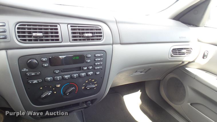 image for item L2485 2006 Ford Taurus SE