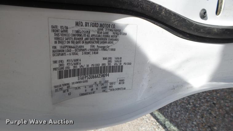 image for item L2485 2006 Ford Taurus SE