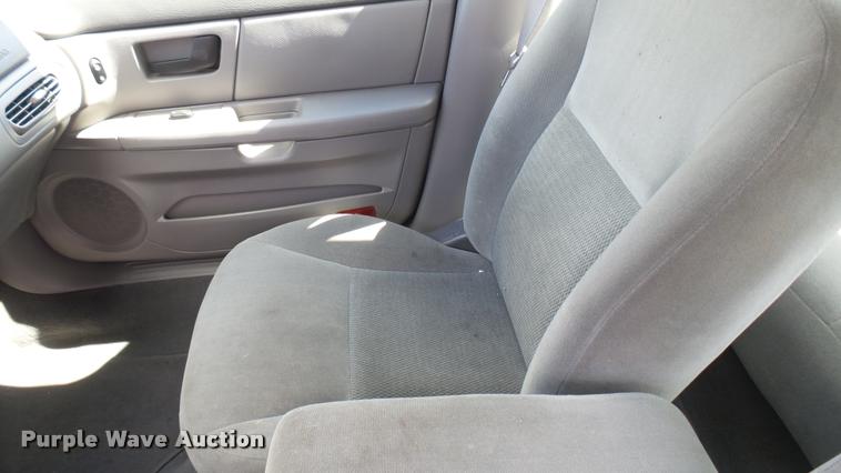 image for item L2485 2006 Ford Taurus SE