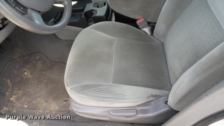image for item L2485 2006 Ford Taurus SE