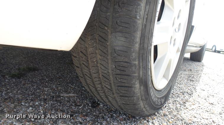 image for item L2485 2006 Ford Taurus SE